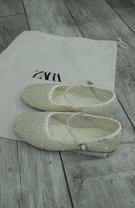 Детски балеринки с камъчета Zara