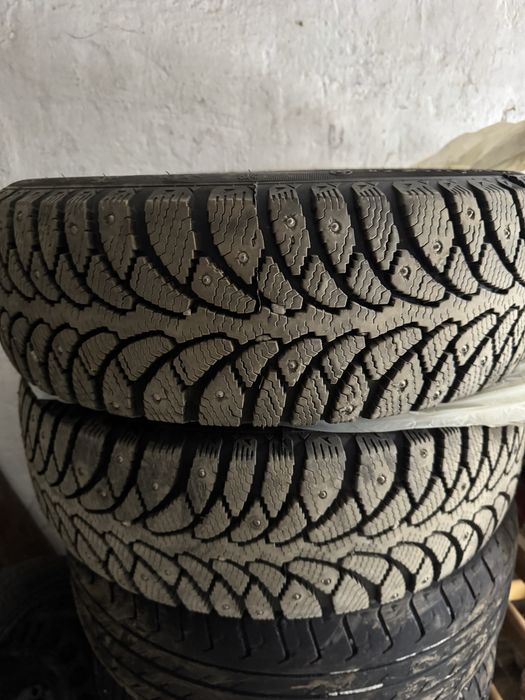 Продам шины комплект