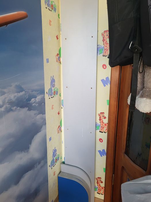 Продам угловой шкаф