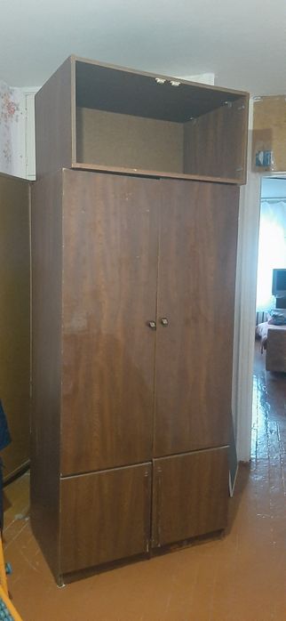 Отдам бесплатно старые шкафы