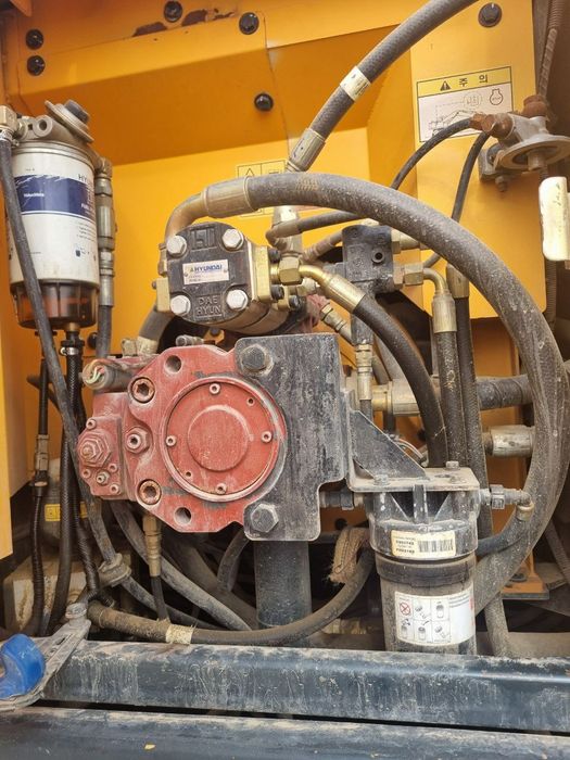 Ekiskavater 145 sotiladi