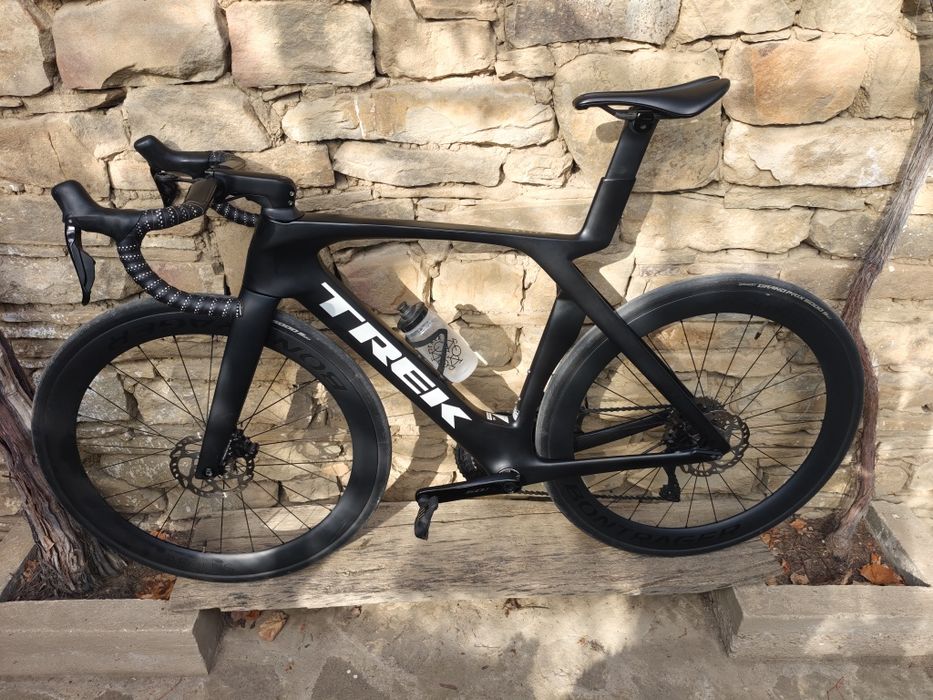 Trek Madone SL 6 2024 Shimano 105 Di2 / Bontrager Aeolus Carbon L