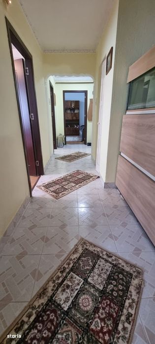 Apartament 3 camere decomandat zona Campus Constanța