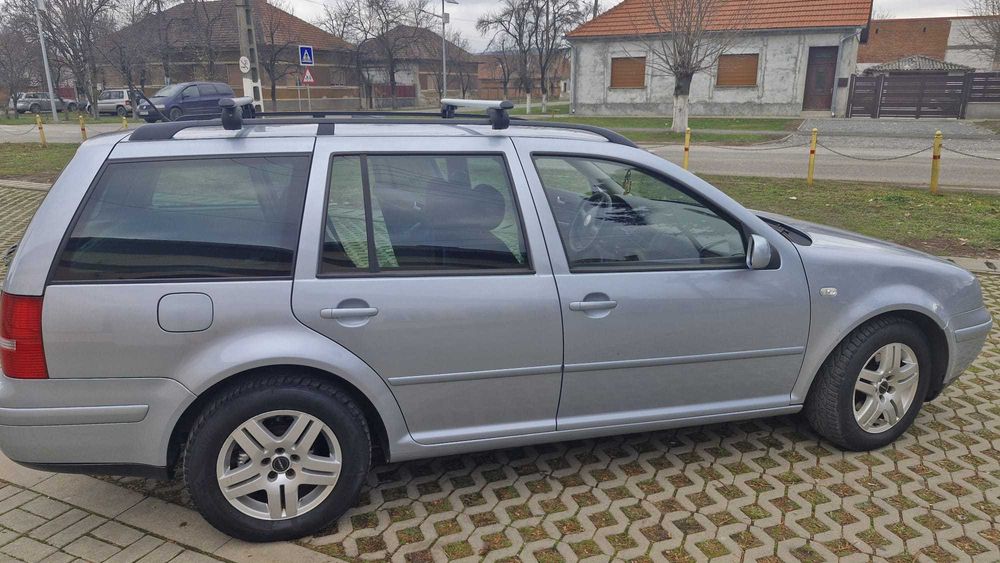 Vand Golf 4 combi 1.6 benzina an 2004