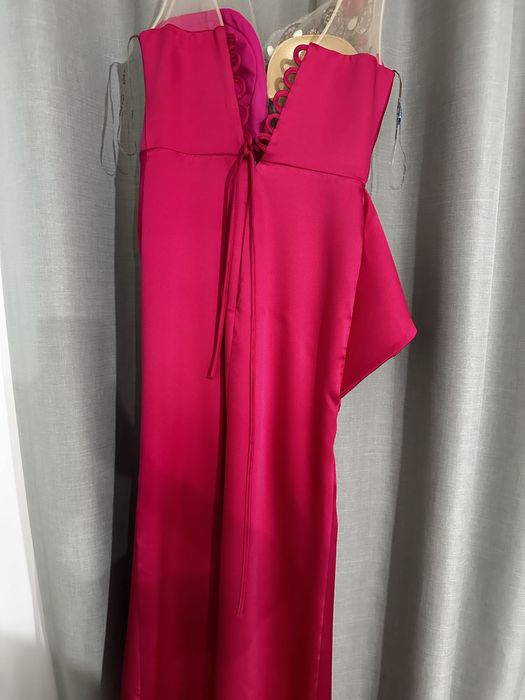 Rochie de ocazii purtata ca nasa