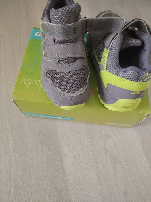 Încălțăminte treking Sportisimo măsură 32