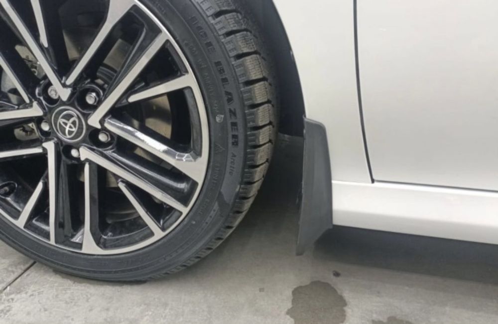 новый брызговики камри 80