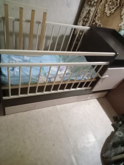 Продам детскую кроватку