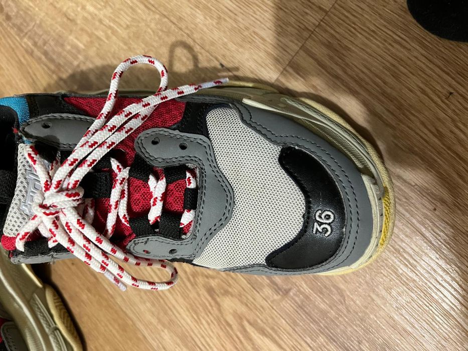 Кроссовки оригинал отличного качества