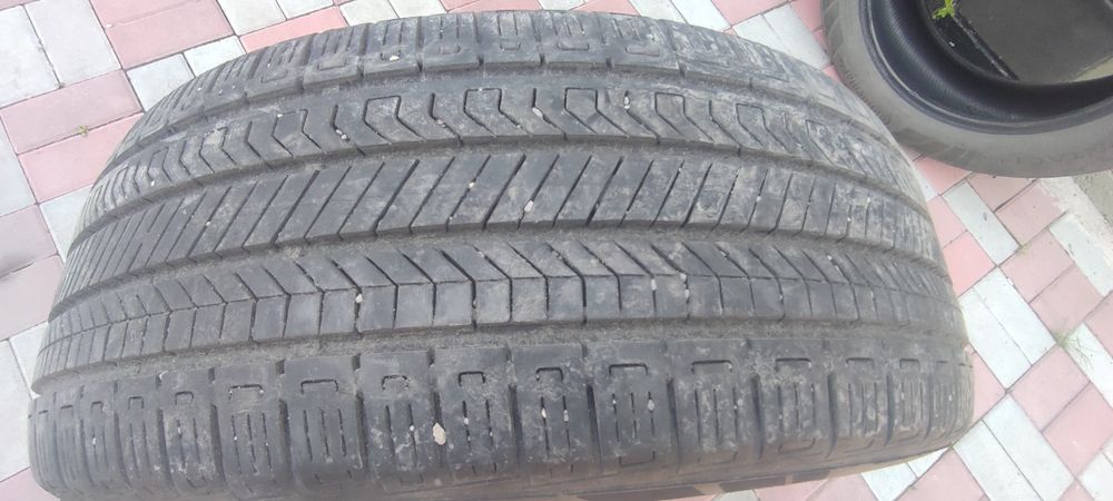 Продам автошины б/у 235/55 R19