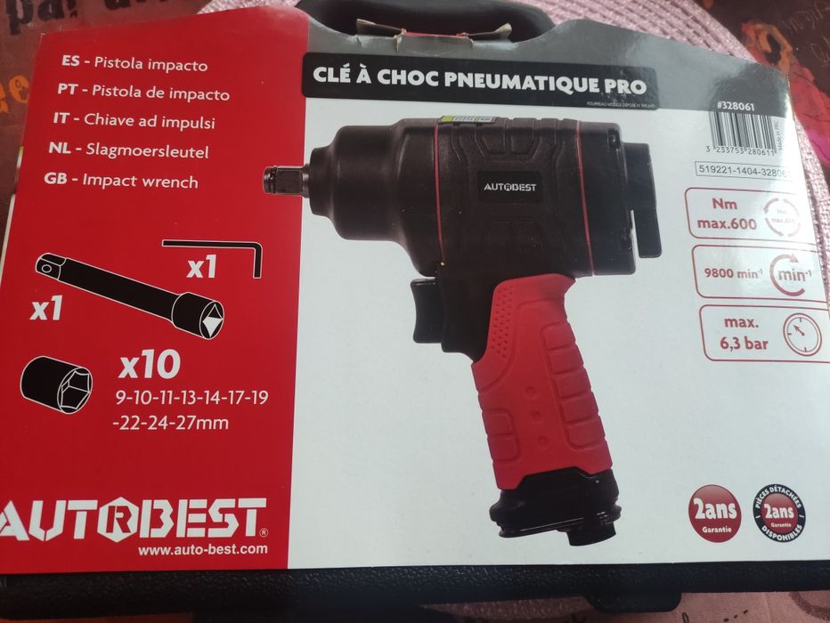 Aparat pneumatic cu impact