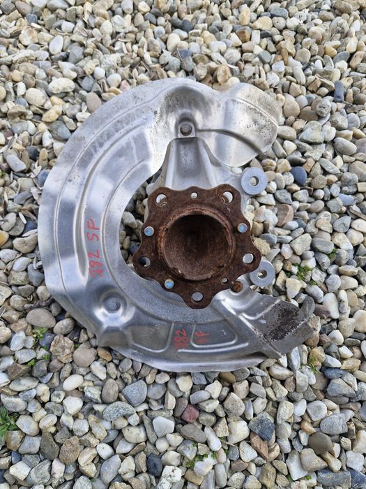 Fuzeta portfuzeta stanga dreapta spate bmw f80 f82 f83 m3 m4