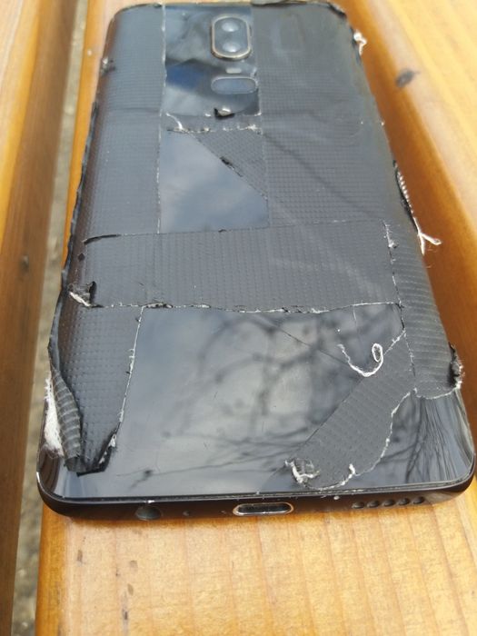 Oneplus 6 cu mici defecte dar perfect functional