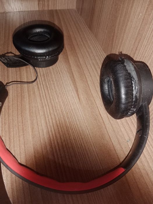 Продам наушники на запчасти