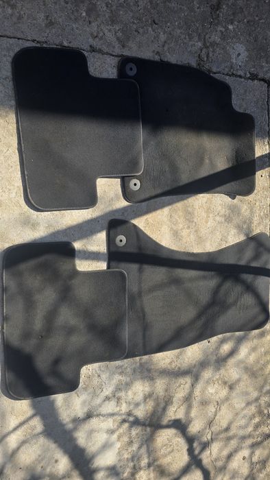 Vand tot ce se vede pentru audi a4 b8.