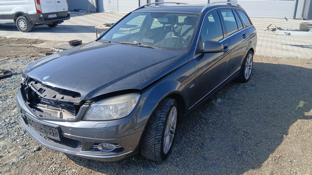 Dezmembrez mercedes  c clas dim 2011 Euro 5