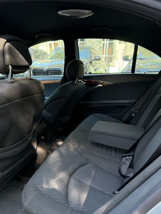 Mercedes Benz W211 E240