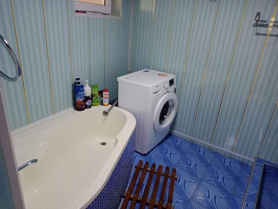 Uchaska 8 sotik 7 ta hona bor 3 ta spalni 2 ta zal 2 ta kalidor