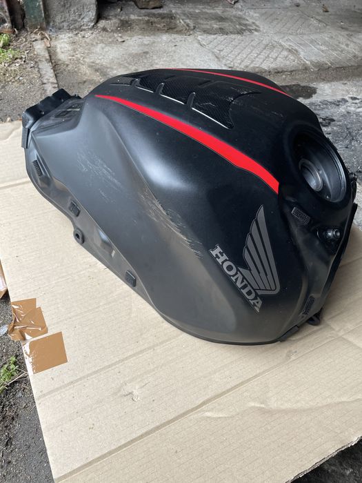 Капак алтернатор и резервоар Honda cbr 650 r