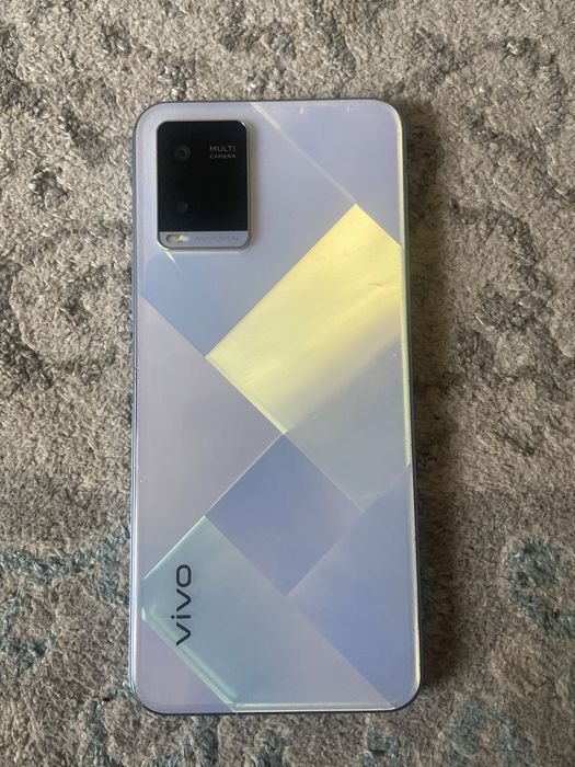 Продам Vivo Y21