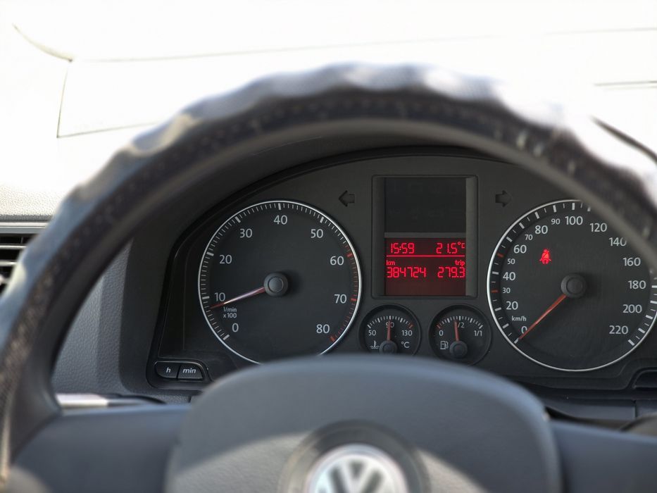 Volkswagen Golf 5 1.4 benzina 75 CP Gri, cod motor BCA