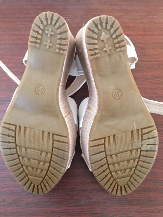 Босоножки женские