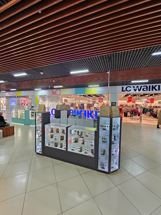 Продам витрина для парфюмерии и прочего