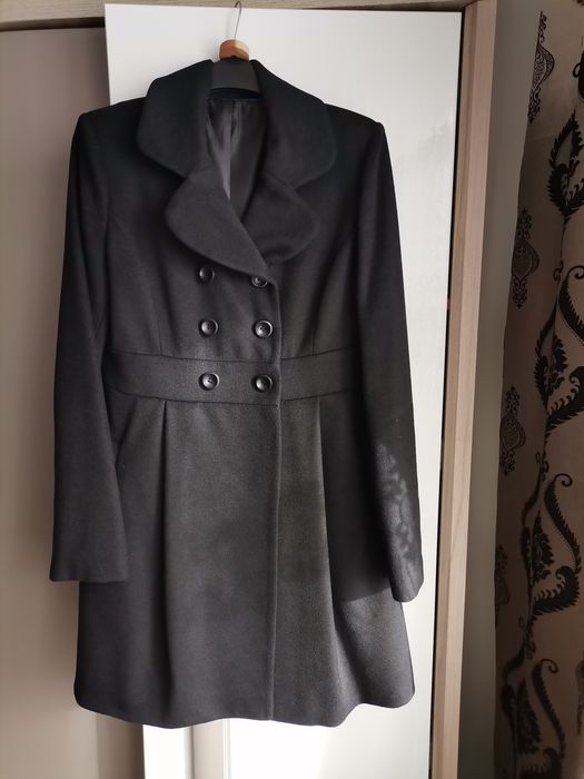 Palton nou fără eticheta