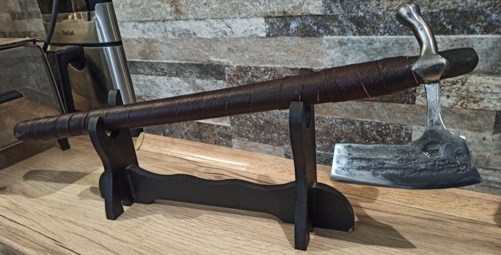 Брадва на степните народи