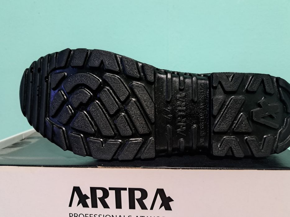 Обувки,маратонки и др.