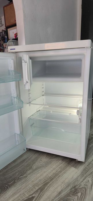 Малък хладилник Liebherr с горна камера и фризер