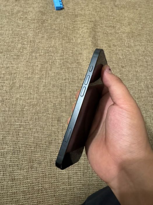 Продам iphone 17e