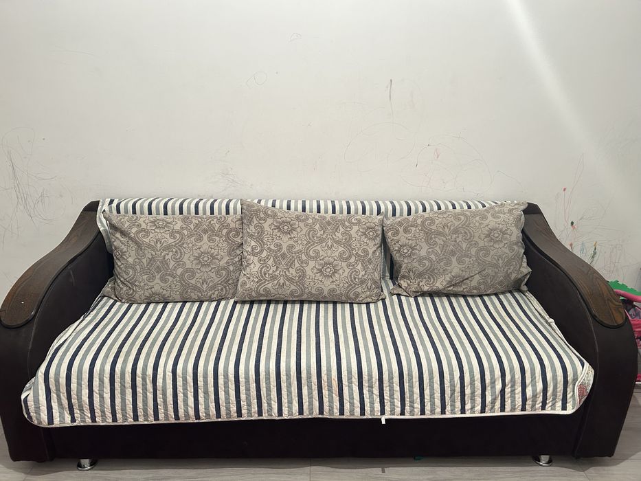 шкаф для вещей диван