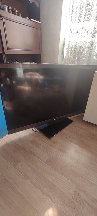 Продам Телевизор LG