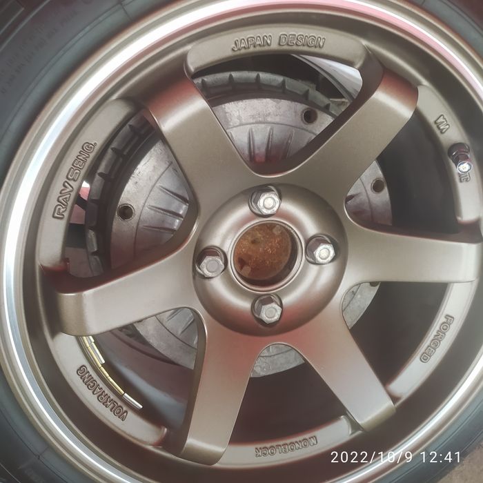 Продам диски почти новые