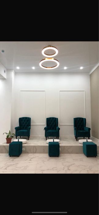 Продам люстры новые