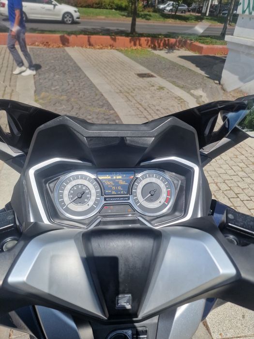 Vand scuterHonda Forza 300