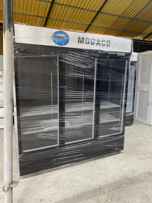 Vitrina verticala cu 3 usi MODACO LED NOUA