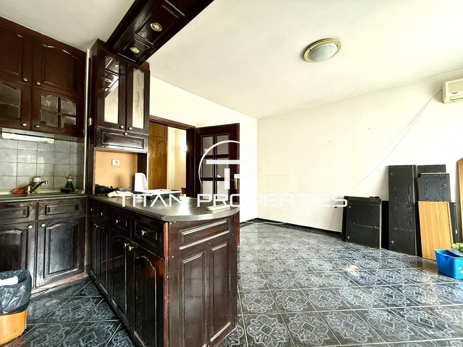 Тристаен апартамент за продажба в кв.Мараша