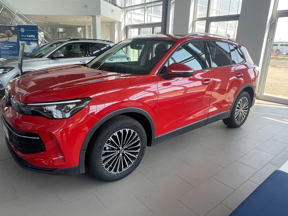 Volkswagen Tiguan Tiguan Life DSG 7 Persimon Red 150 CP