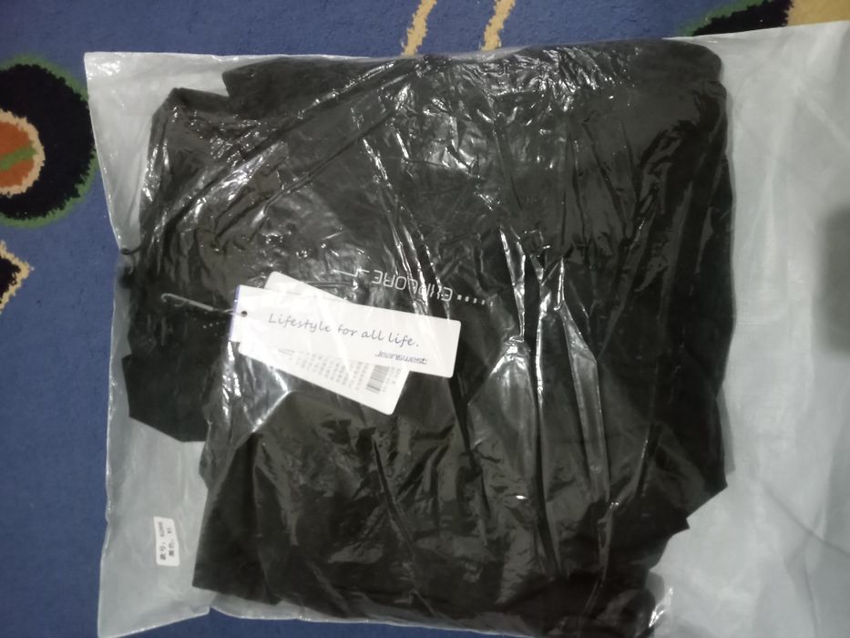 Продам ветровку новая