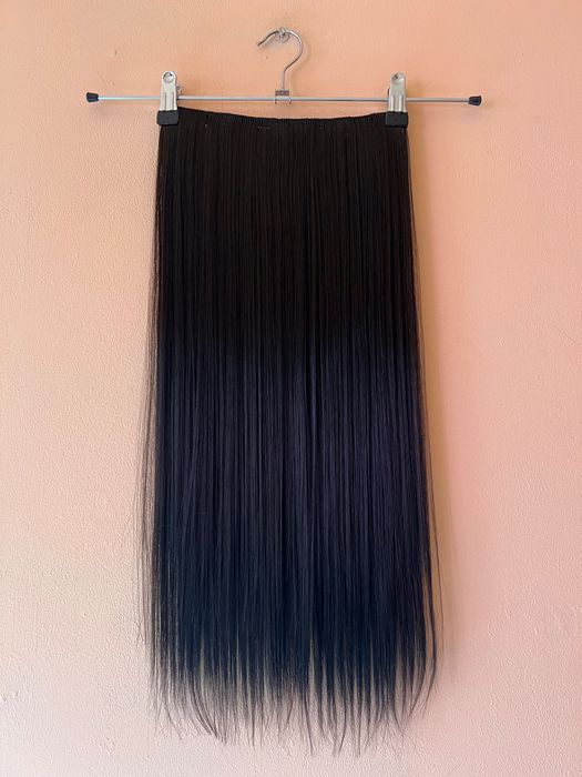 Екстеншън на треса 100 грама 
Дължина 60 см.  Ширина 25 см. с 5 щипки