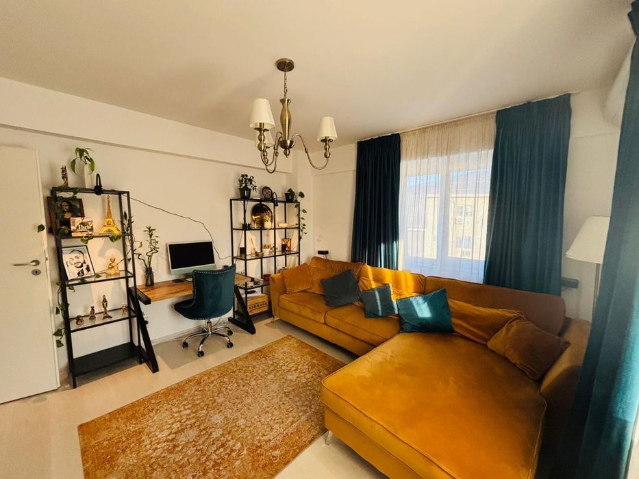 Vand apartament  3 camere
