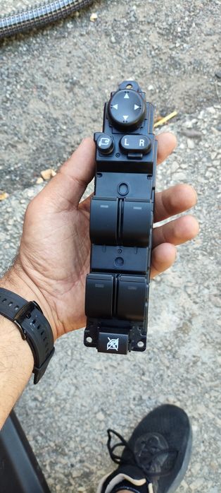 Бутони за стакла