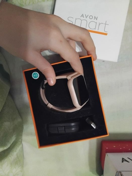 Продам электронные часы