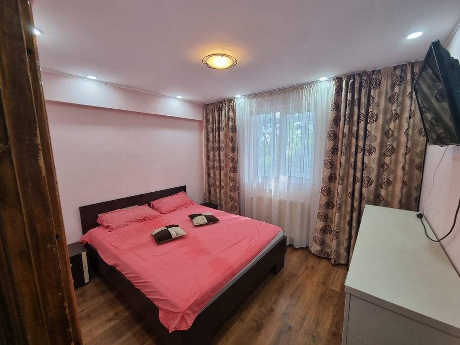 Inchiriez apartament doua camere zona Tudor Vladimirescu