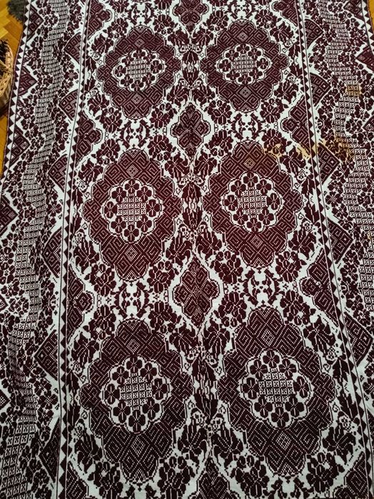 Cuvertura lana lucrata manual