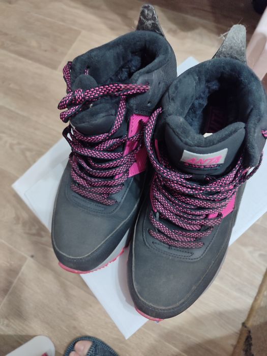 Продам крассовки зимние