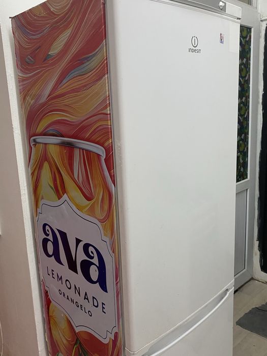 Холодильник,белый