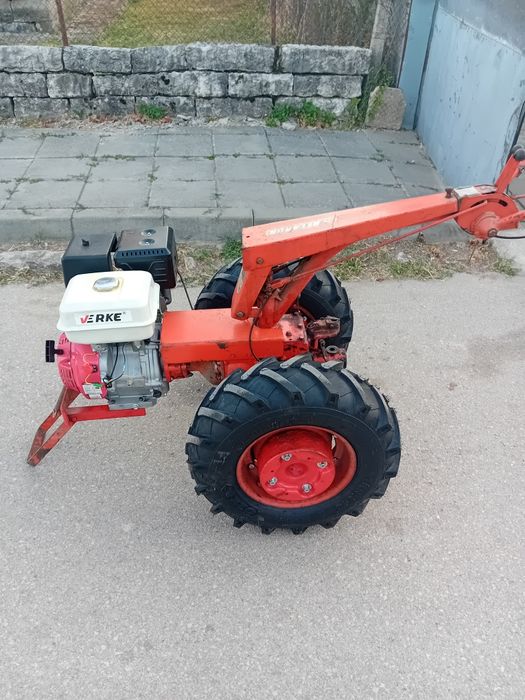 Продавасе  мотоблок Беларус